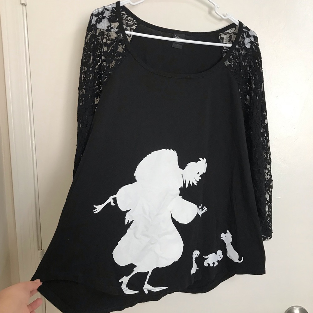 Torrid Disney 101 Dalmatians black lace sleeve top